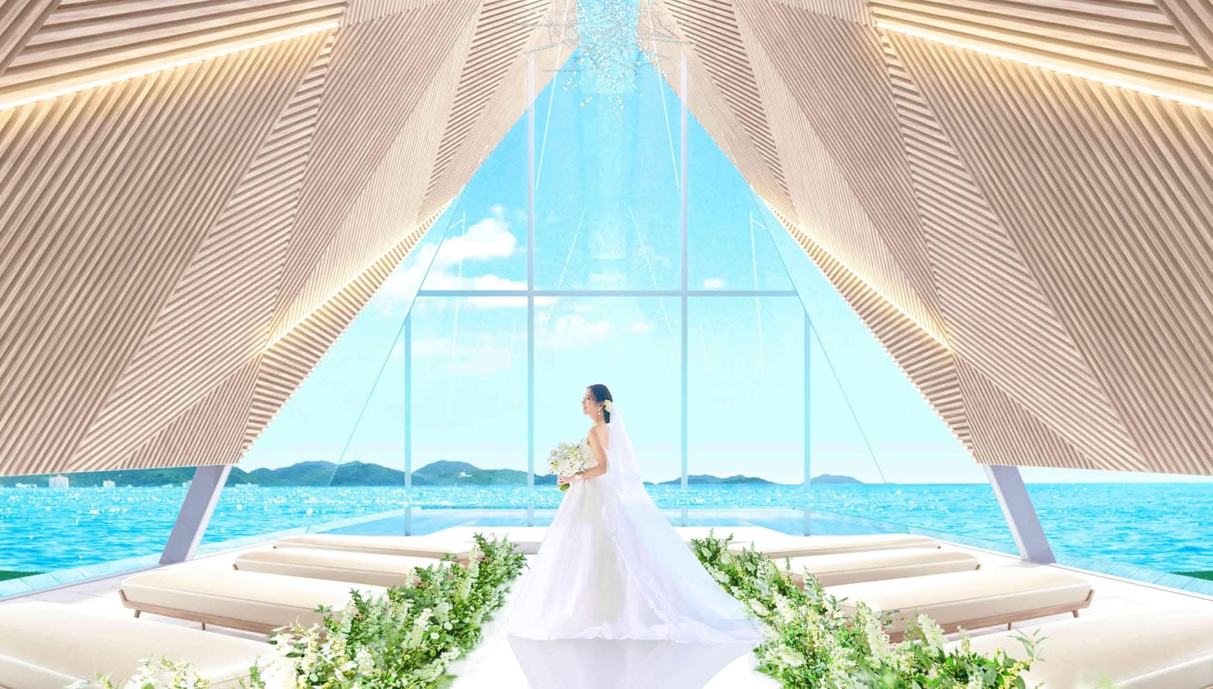 オーシャンビューが広がる「ザ・サーフビーチサイドテラス」のチャペルで、祭壇に立つウエディングドレス姿の新婦。木組みの幾何学的な天井デザインと、青い海と空が一体化する開放的な空間が特徴的なウエディングシーン。