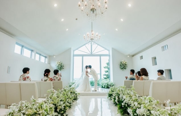 【10月挙式／ザ・ビーチテラス　ホテルアオ石垣】 Mr. K & Ms. Kのサムネイル